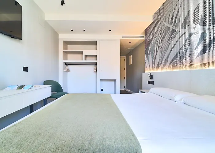 Hostal Sol y Miel
